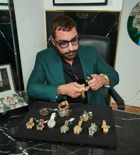 milano rolex rubato|Lorenzo Ruzza, l'orologiaio star dei social smaschera .